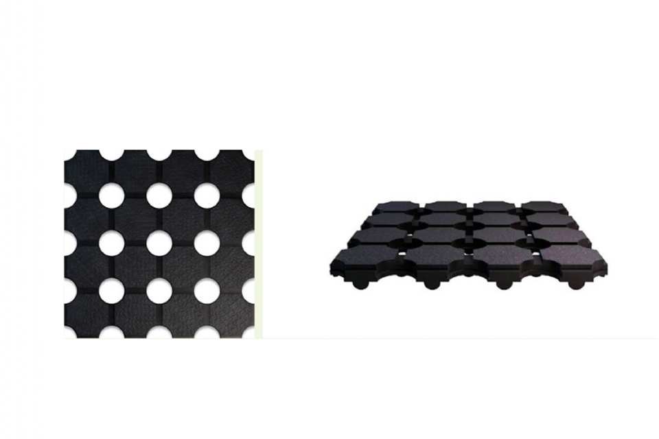 TAPIS CAOUTCHOUC TROUS