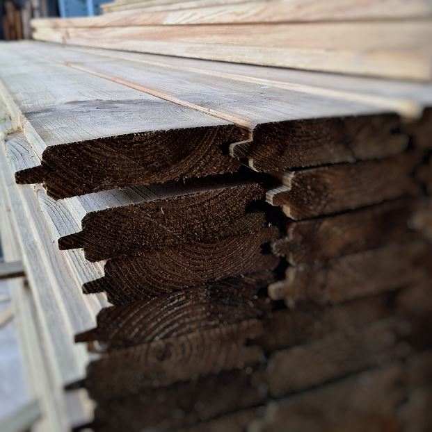 PLANCHE SAPIN RAINURÉE