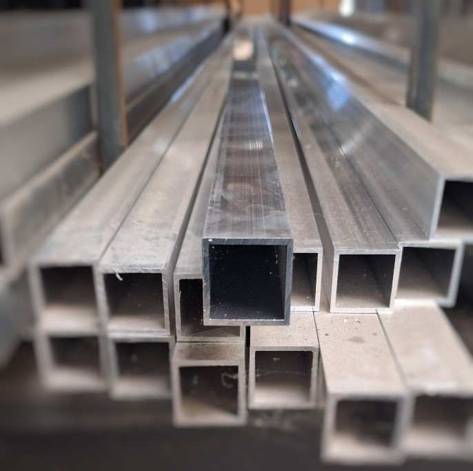 TUBE CARRÉ ALUMINIUM
