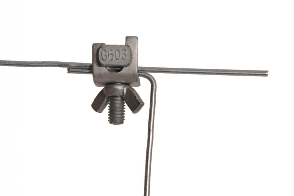 BOULON D'ASSEMBLAGE POUR FIL ELECTRIQUE COUDE